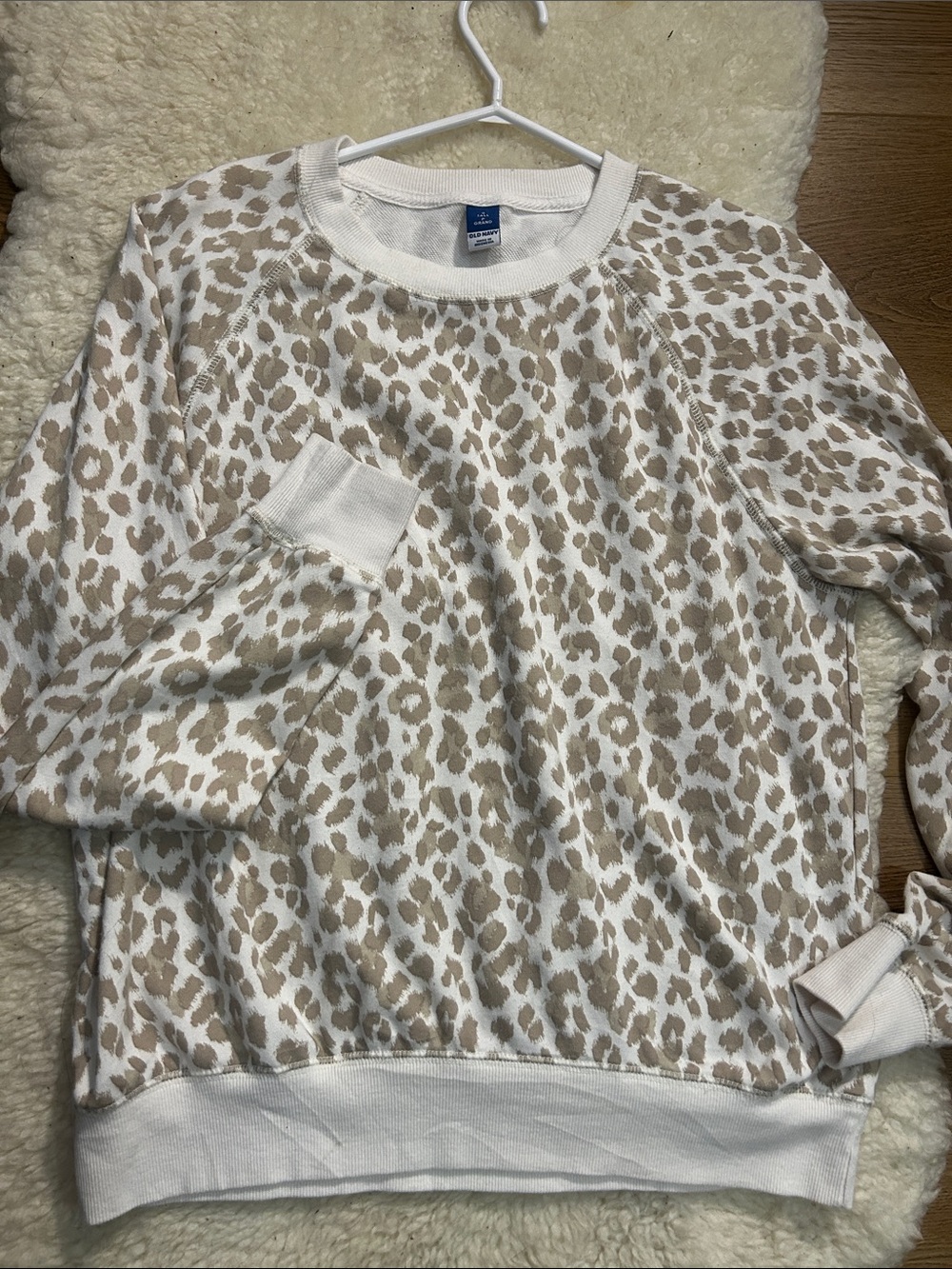 Leopard Print Crewneck Sweater old navy 21” Ptp small tall